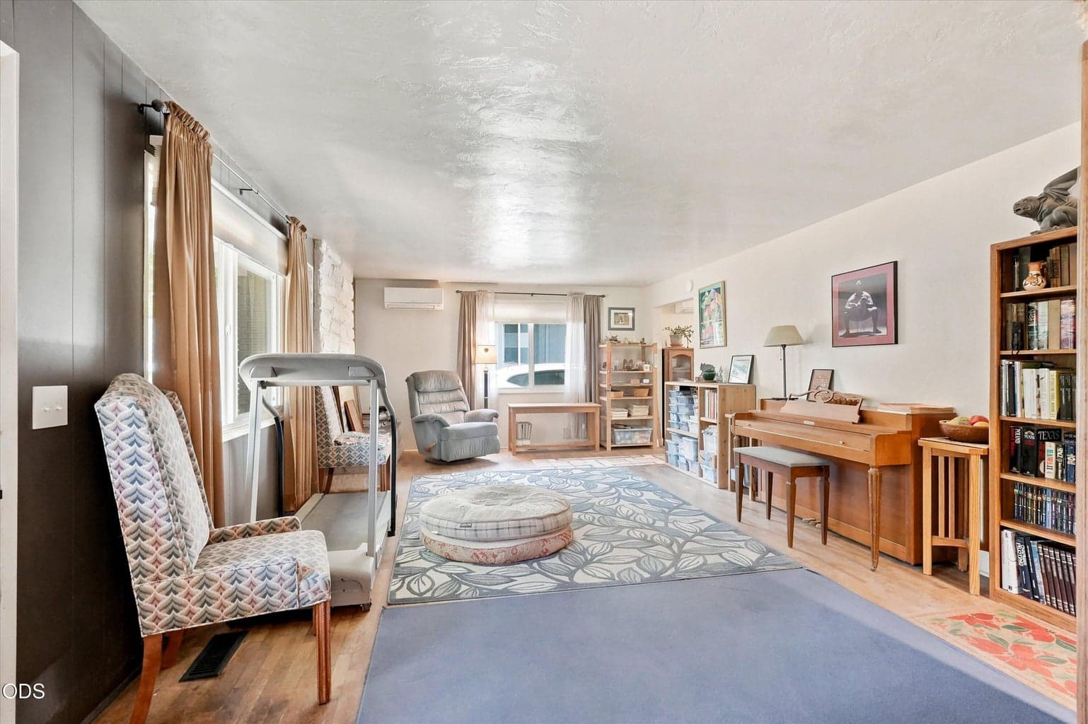 Photo of 3339 Perrydale 3 of 39