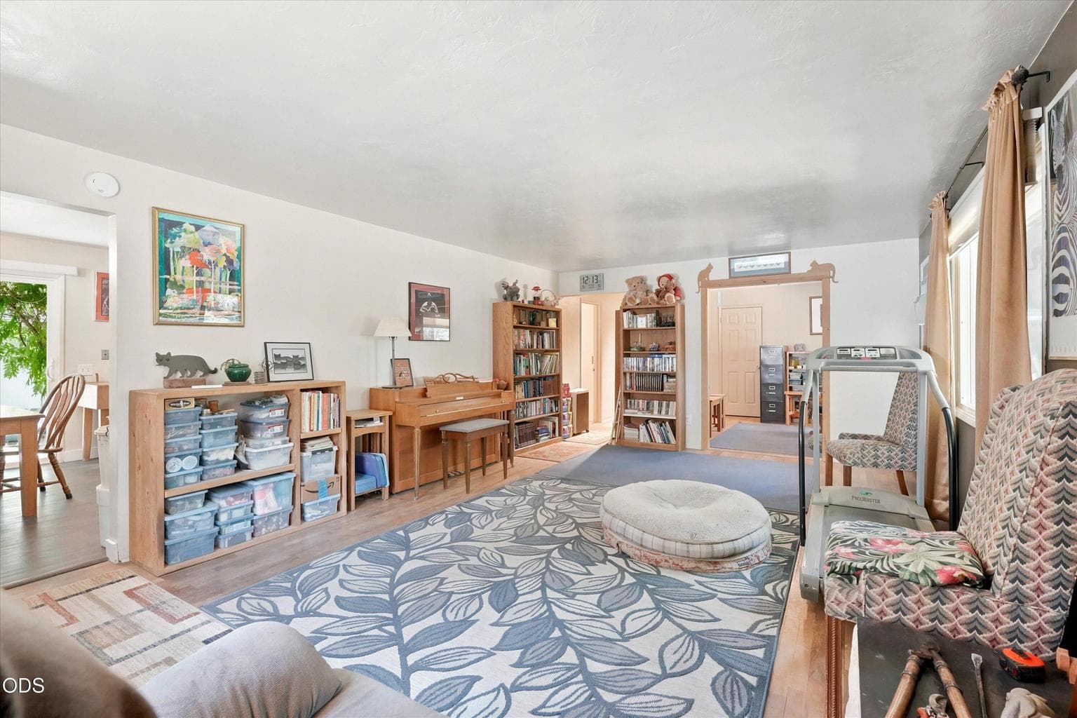 Photo of 3339 Perrydale 4 of 39