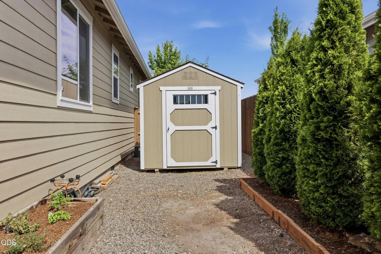 Photo of 1636 NE Hudspeth Road 31 of 43