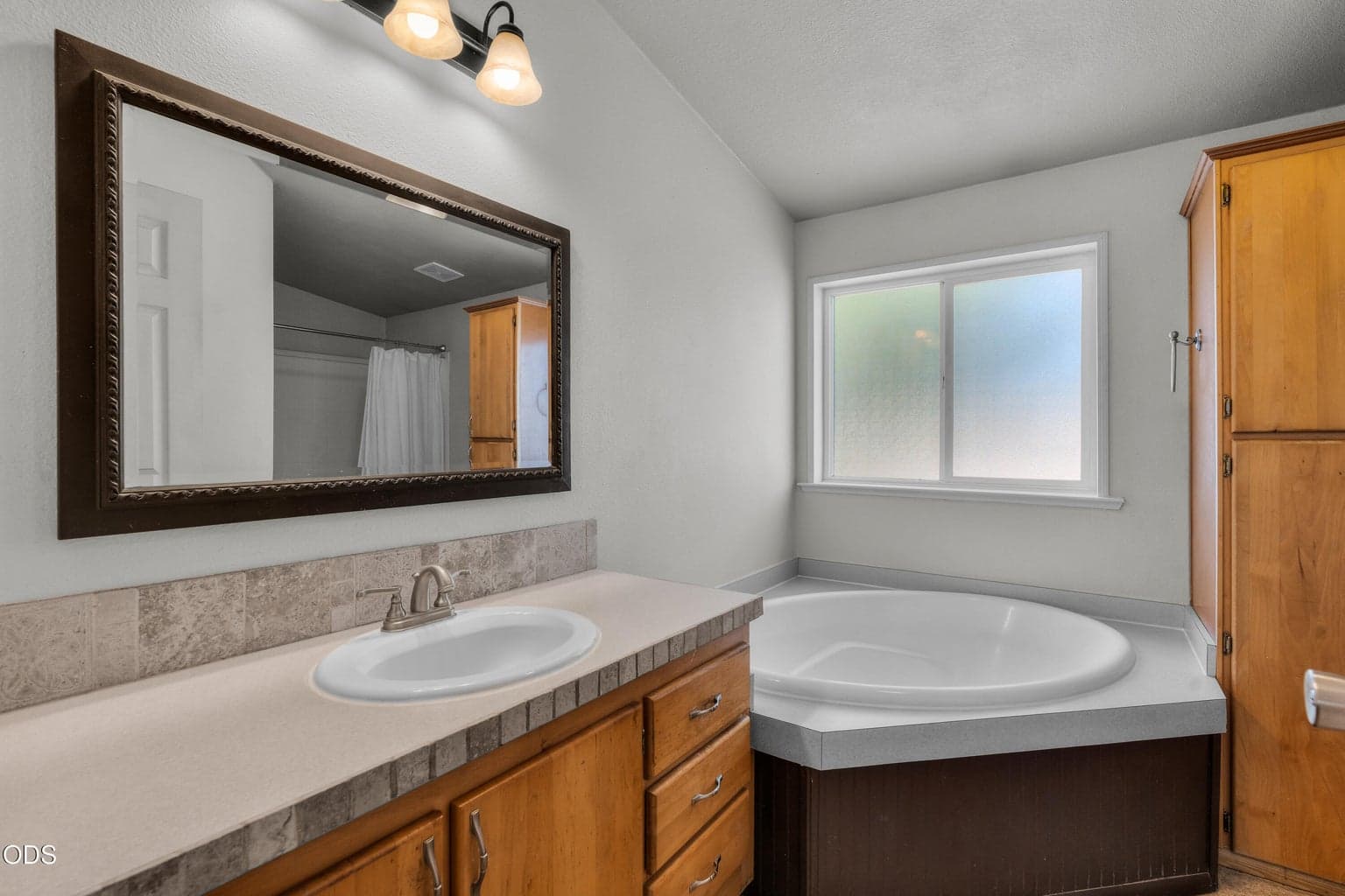 Photo of 4900 NW Homestead Way 14 of 56