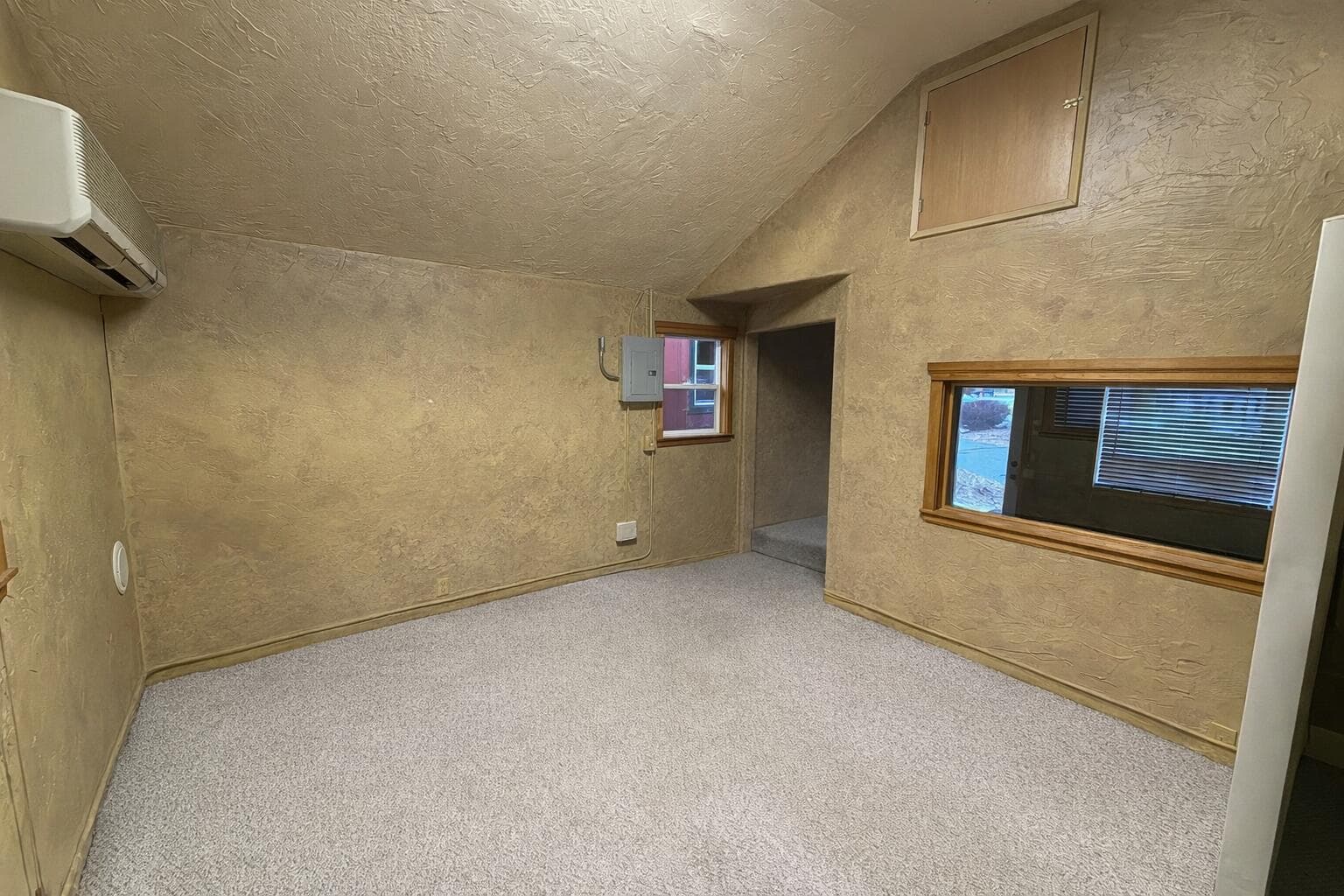 Photo of 1427 SW Highland Avenue 17 of 18
