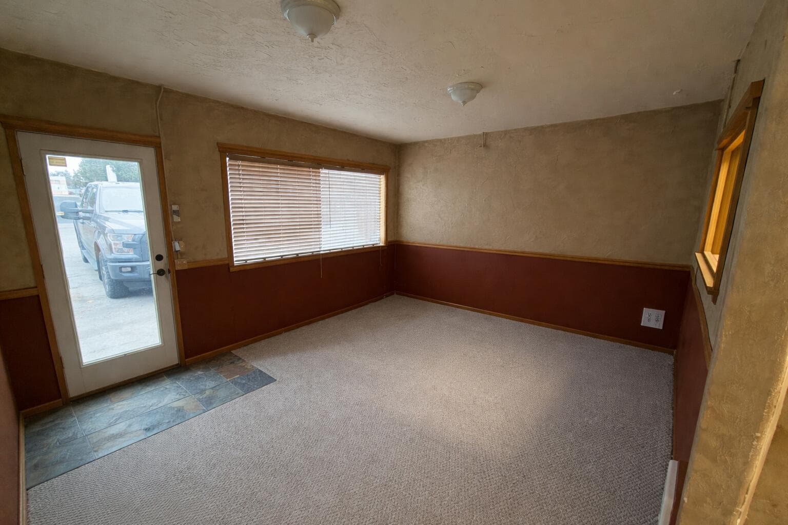 Photo of 1427 SW Highland Avenue 14 of 18