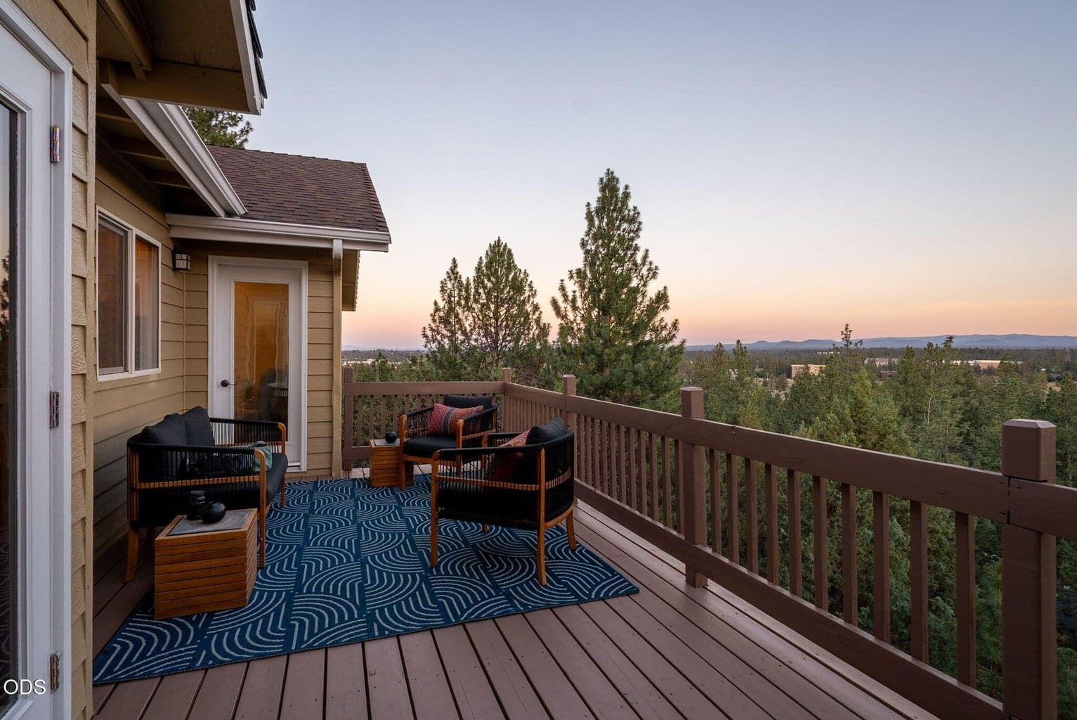 Photo of 1819 SW Troon Avenue 15 of 82