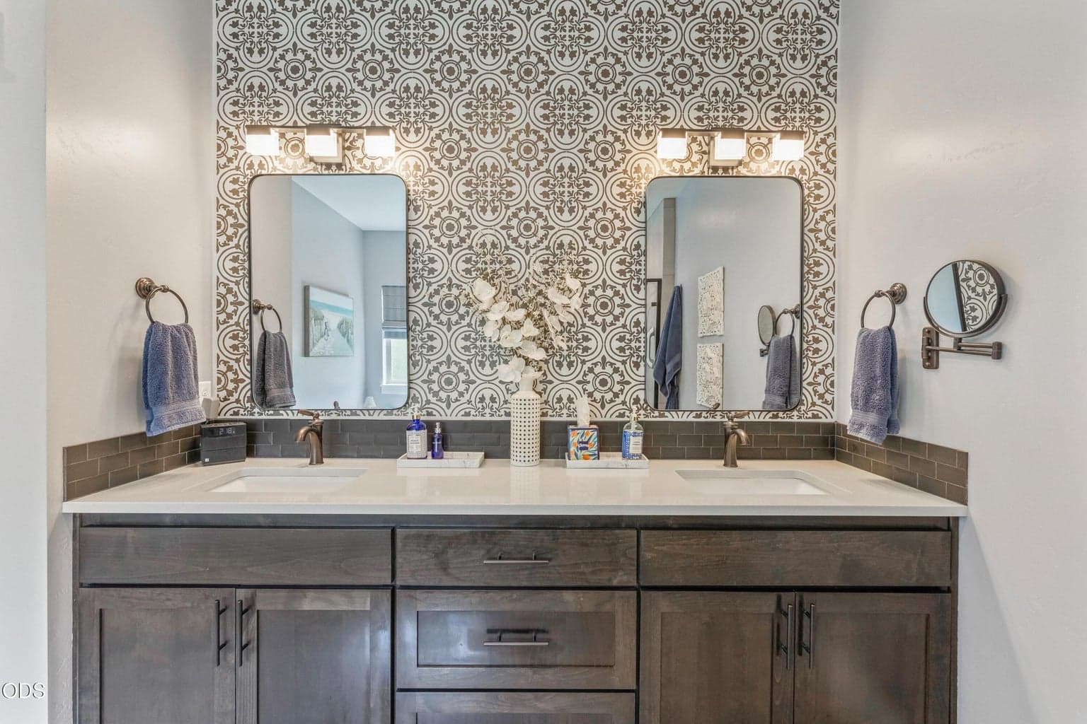 Dual Vanity