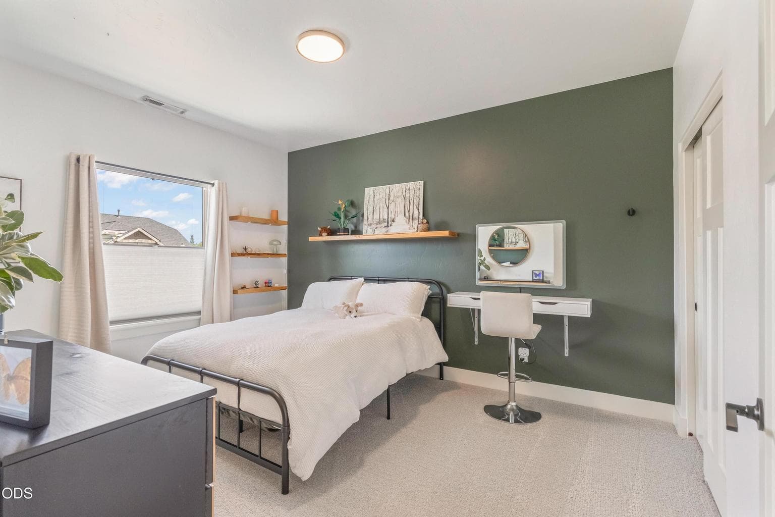 Guest Room 1
