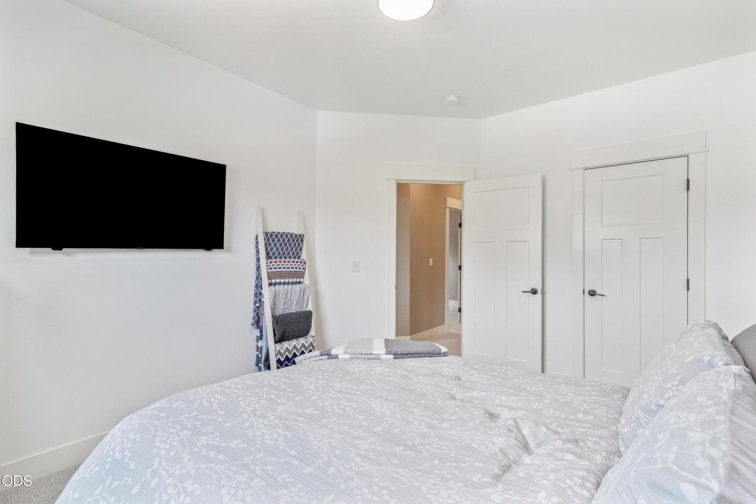 Guest Room 2
