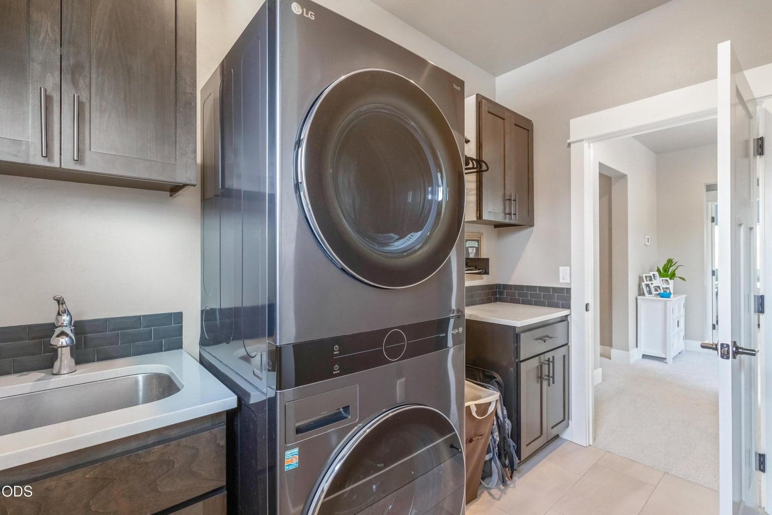 Convenientally Located Laundry