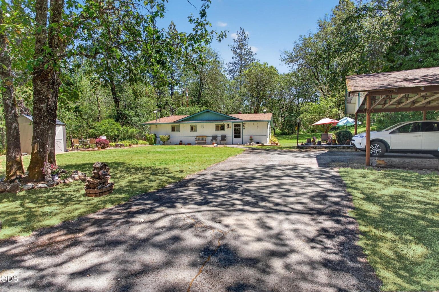 Photo of 4041 Woodland Park 2 of 36