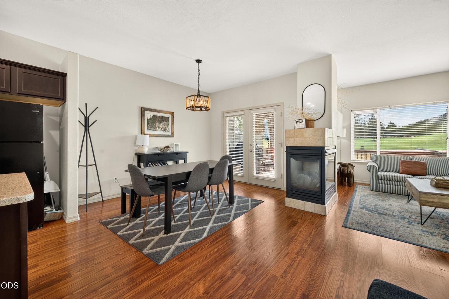 Photo of 993 Golden Pheasant Drive 6 of 24