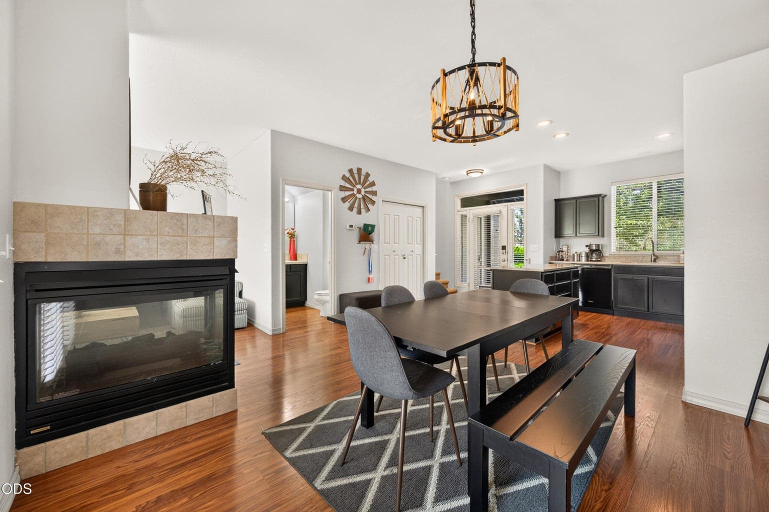 Photo of 993 Golden Pheasant Drive 8 of 24
