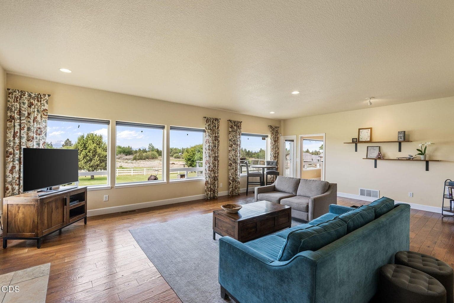 Expansive Cascade Mountain views from the living room
