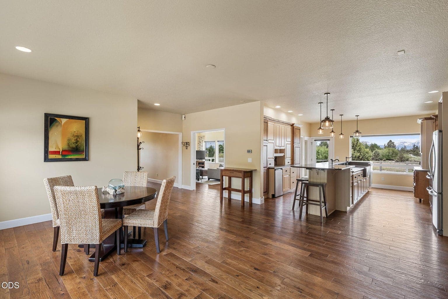 Dining room and well-appointed kitchen