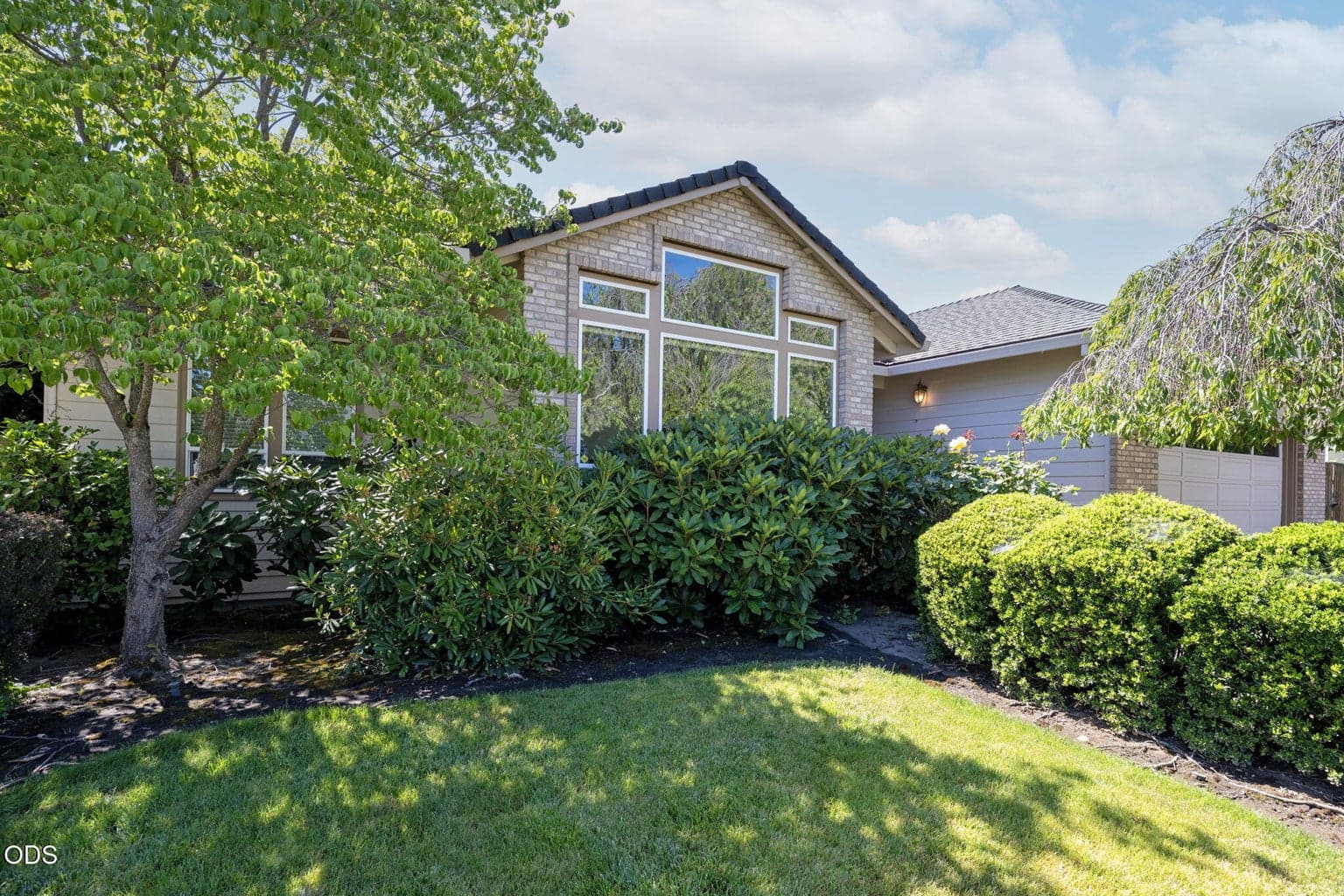 Photo of 2868 Wilkshire Drive 2 of 24