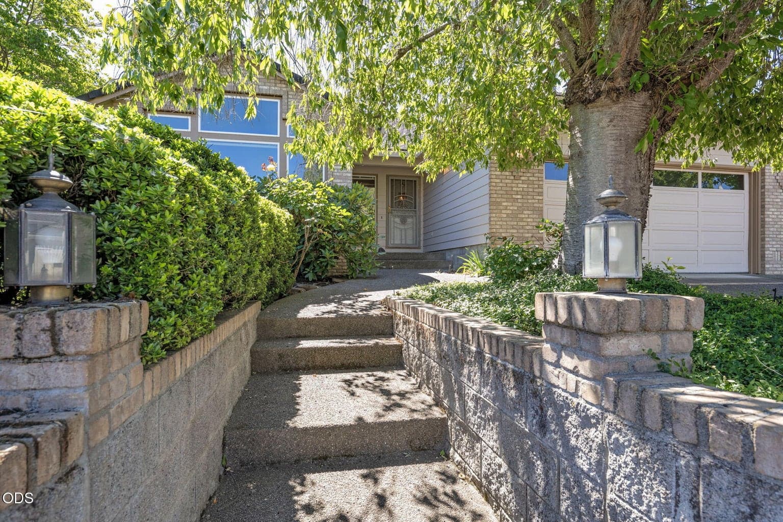 Photo of 2868 Wilkshire Drive 3 of 24
