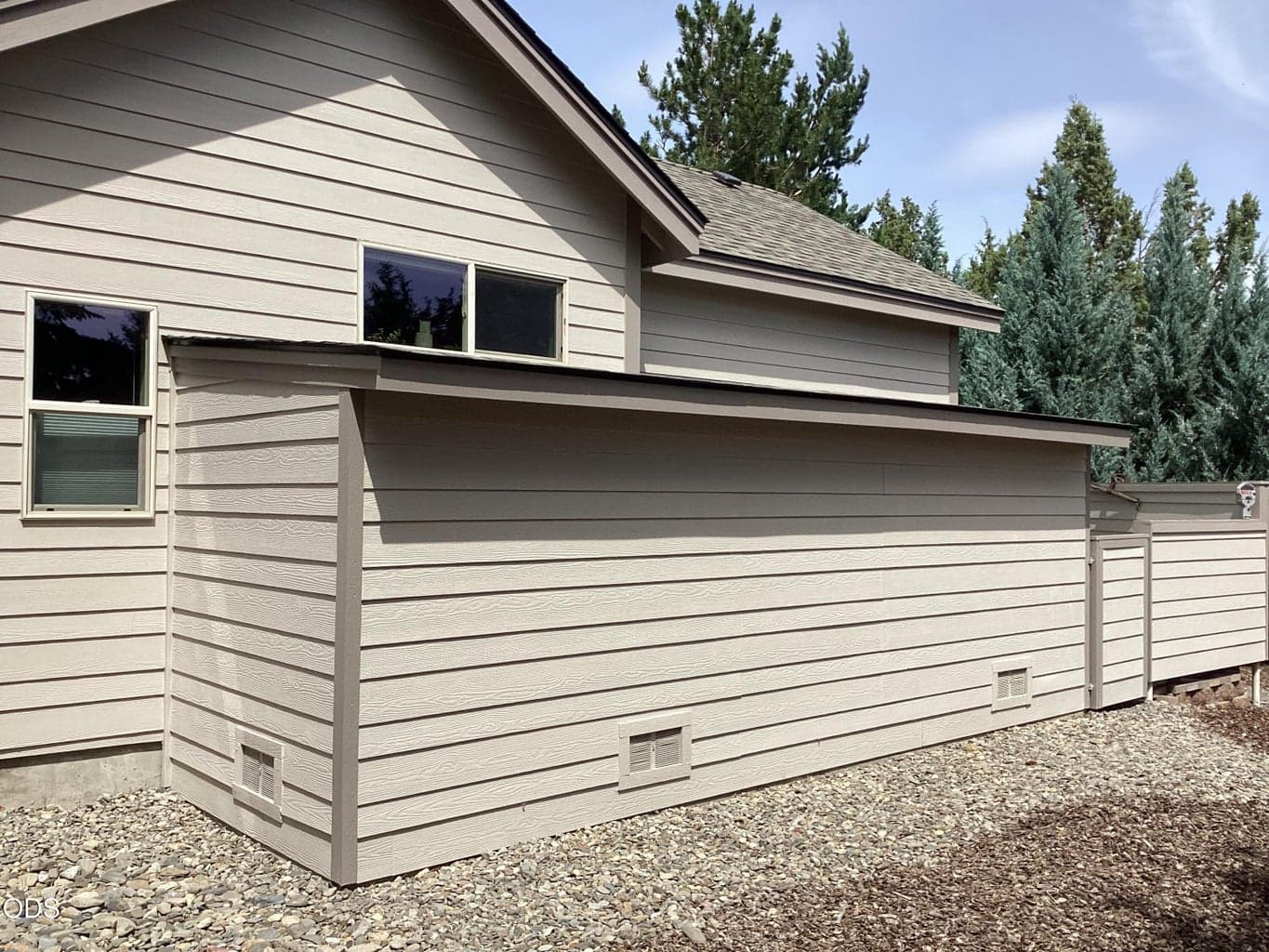 18'x7' Covered storage on the side of the home