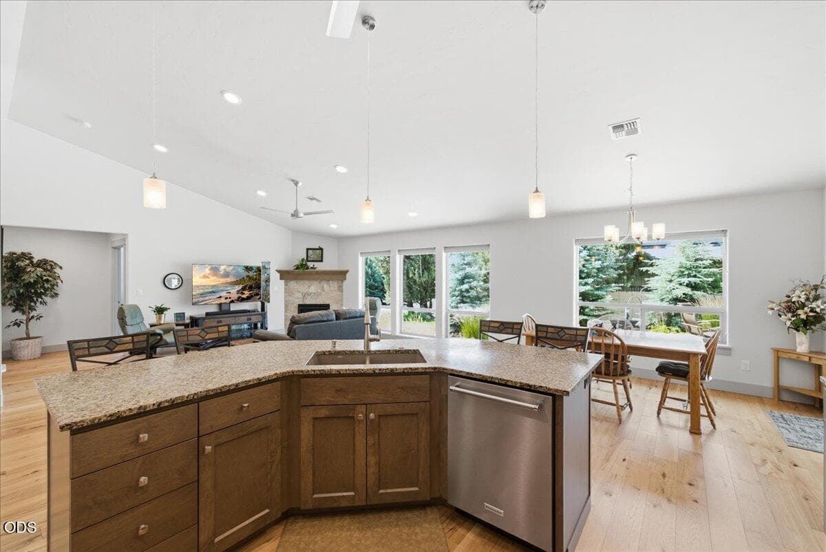 Photo of 1726 Turnstone Road 11 of 58