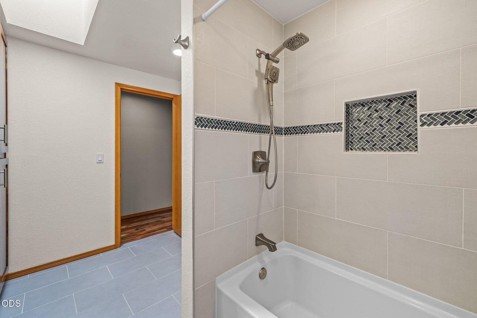 2nd bathroom