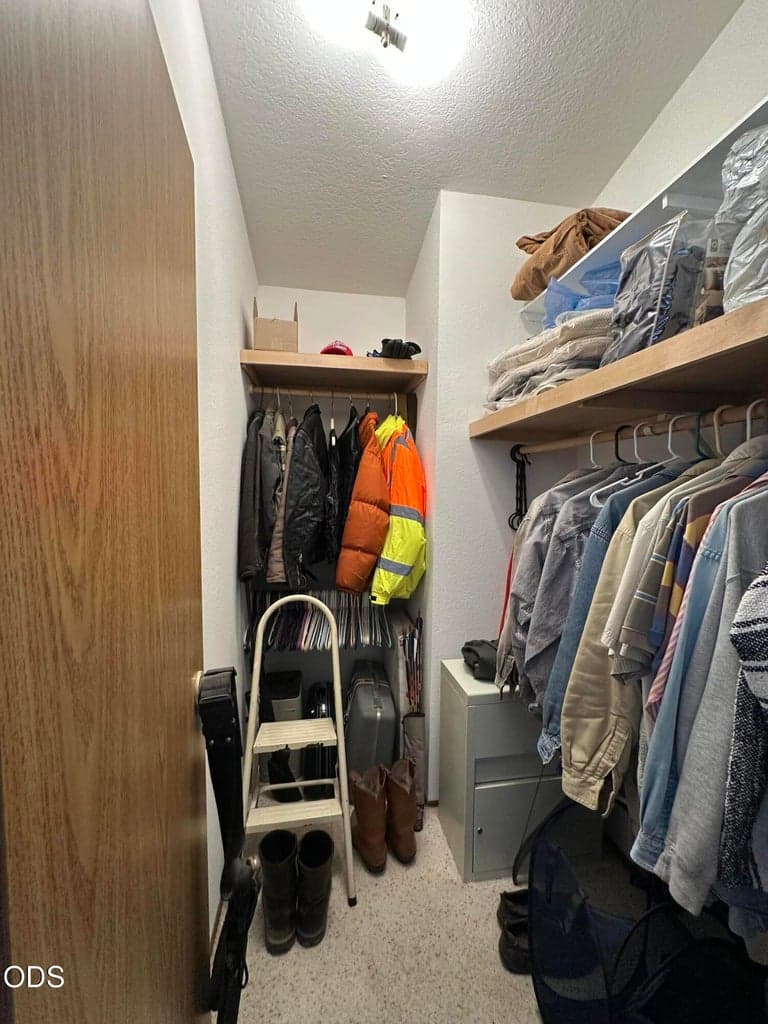 Walk-in closet
