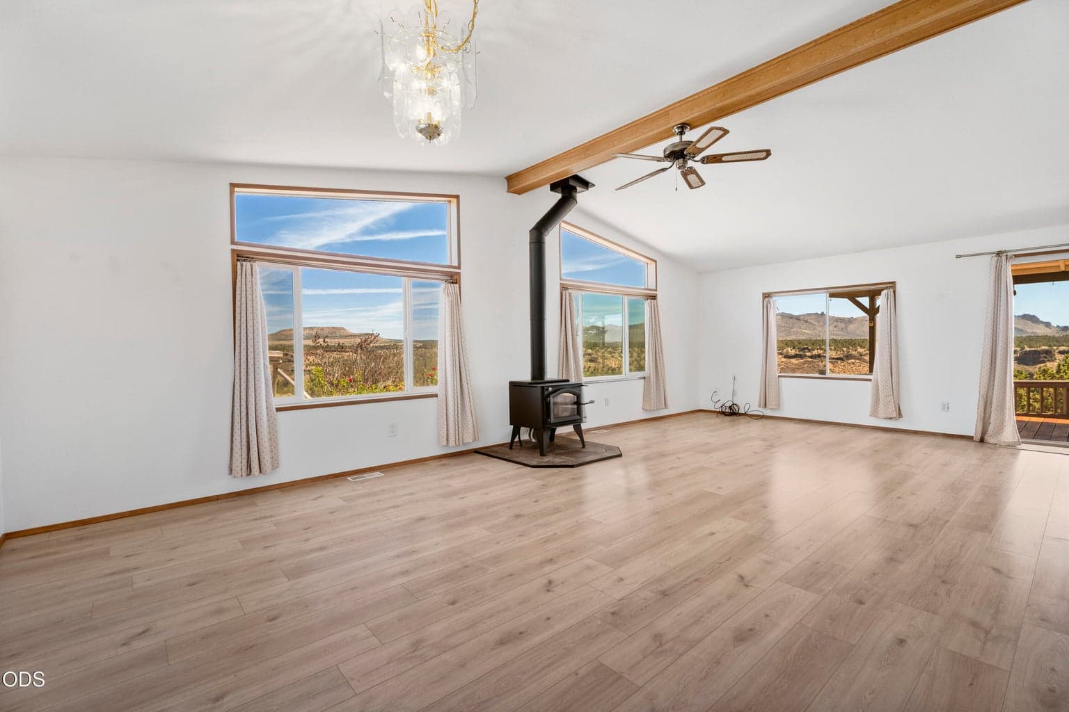 Photo of 15447 SW Chinook Drive 11 of 57