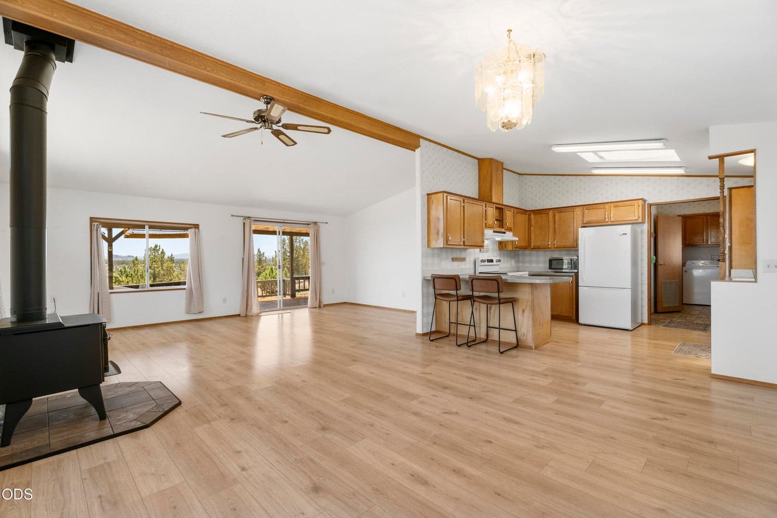 Photo of 15447 SW Chinook Drive 12 of 57