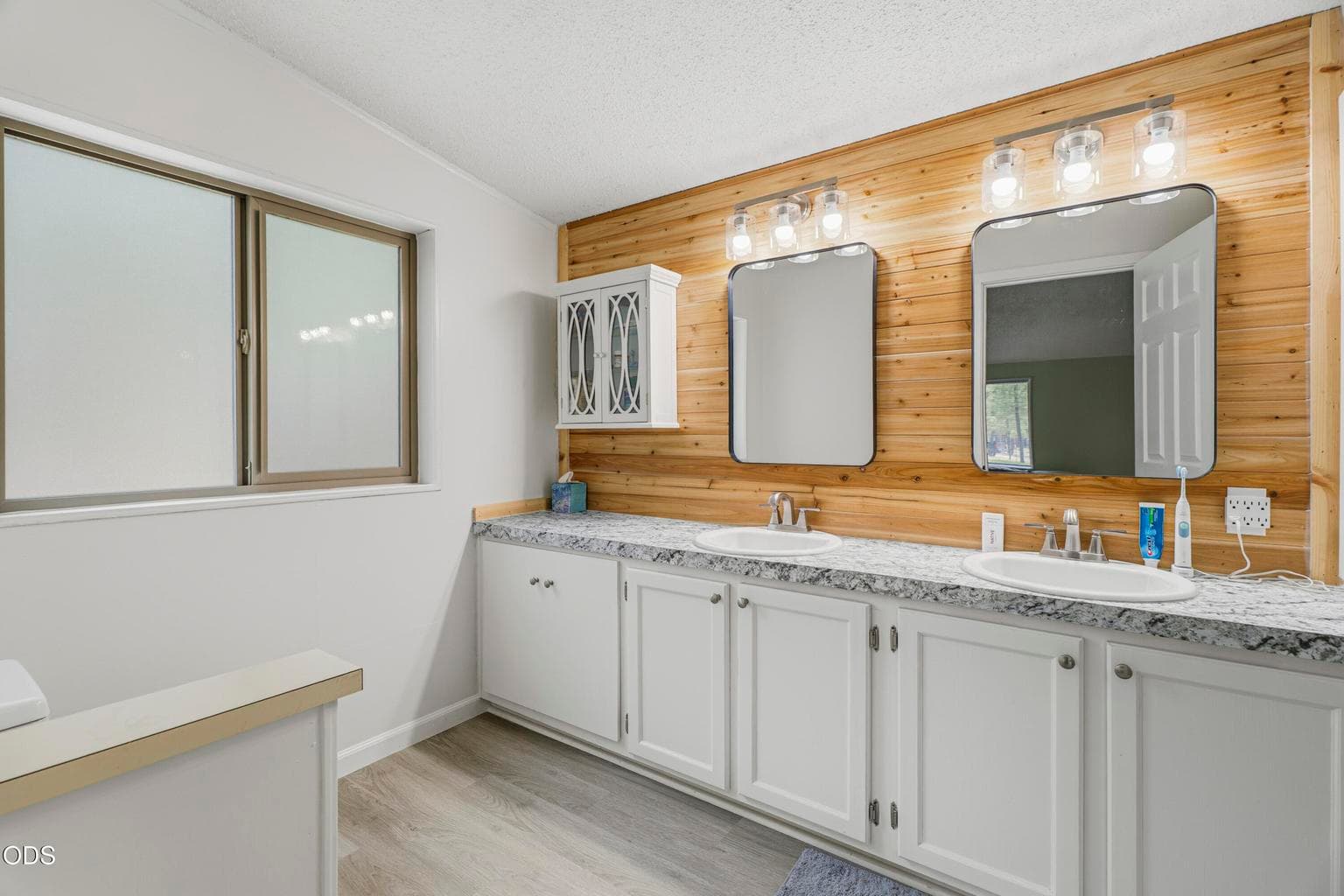 Photo of 14870 Springwood Road 17 of 50