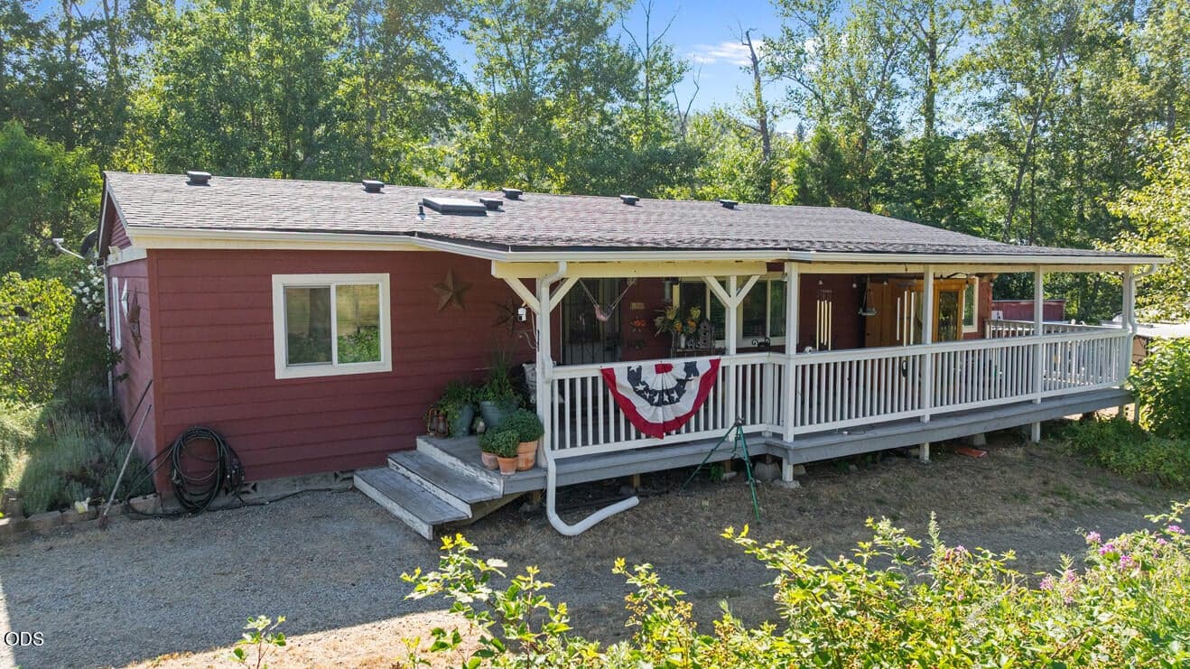 Photo of 690 Foots Creek 1 of 45