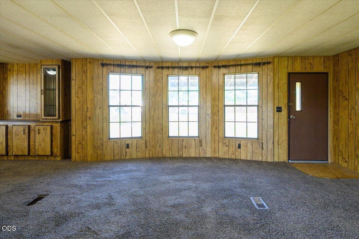 Photo of 8608 8th 4 of 25