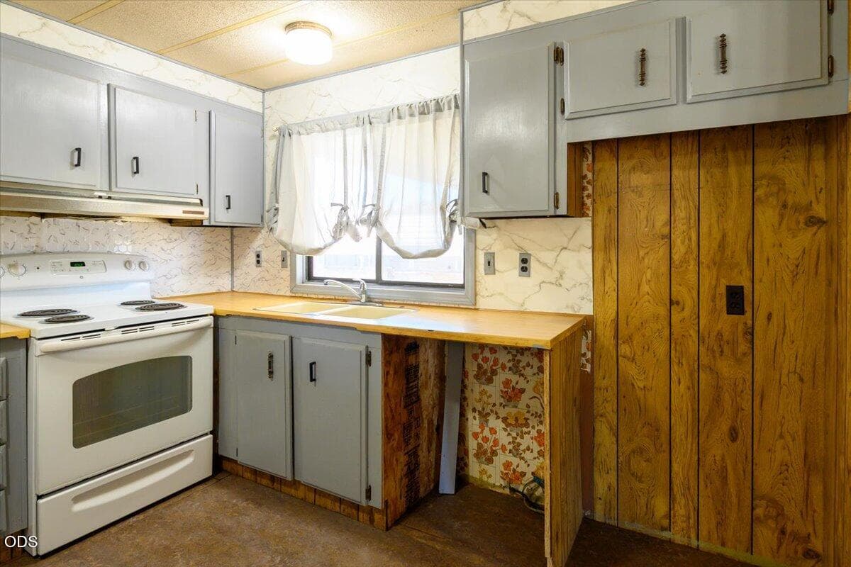 Photo of 8608 NW 8th Street 11 of 25