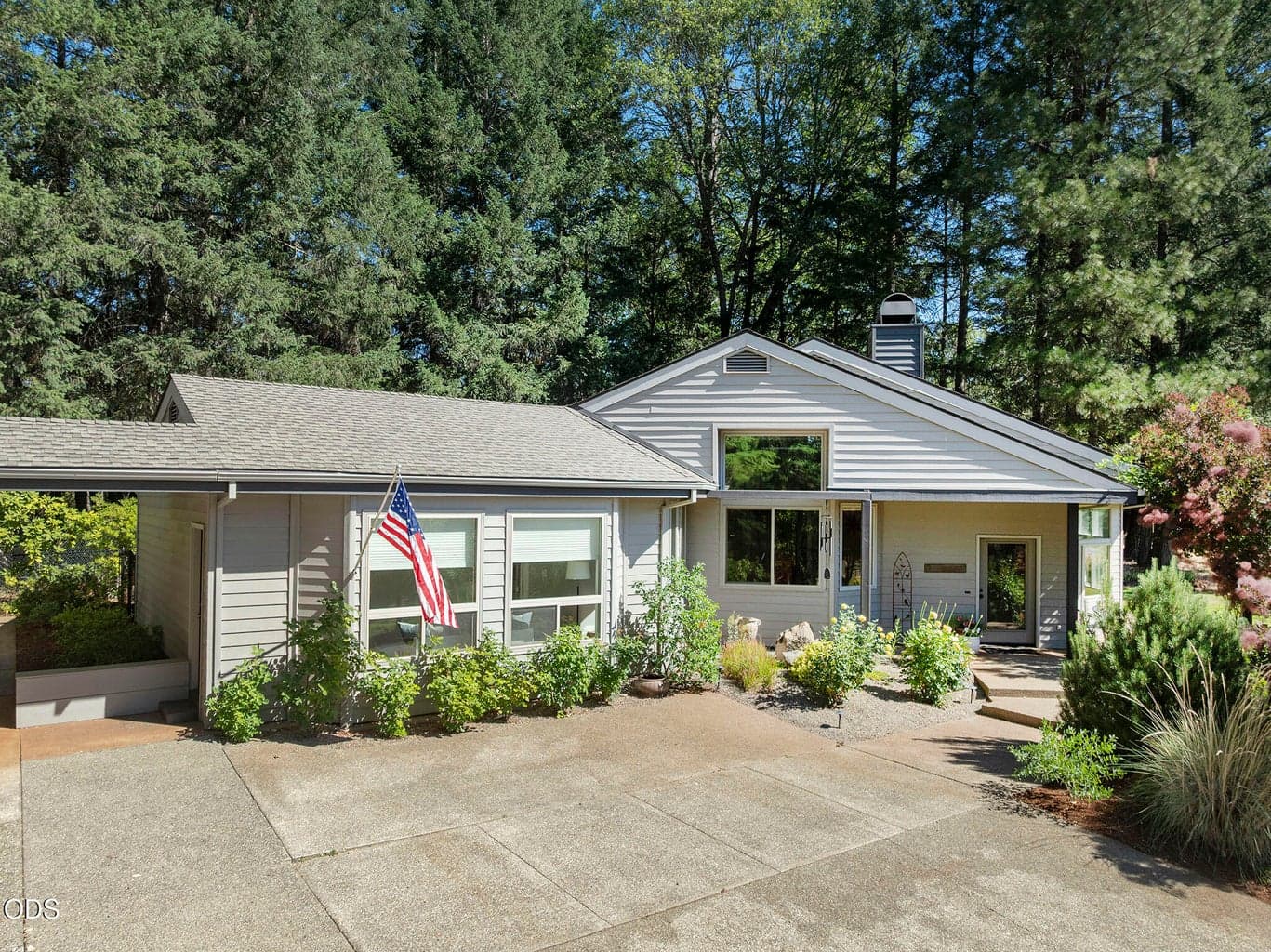 Photo of 622 Wildflower 3 of 74