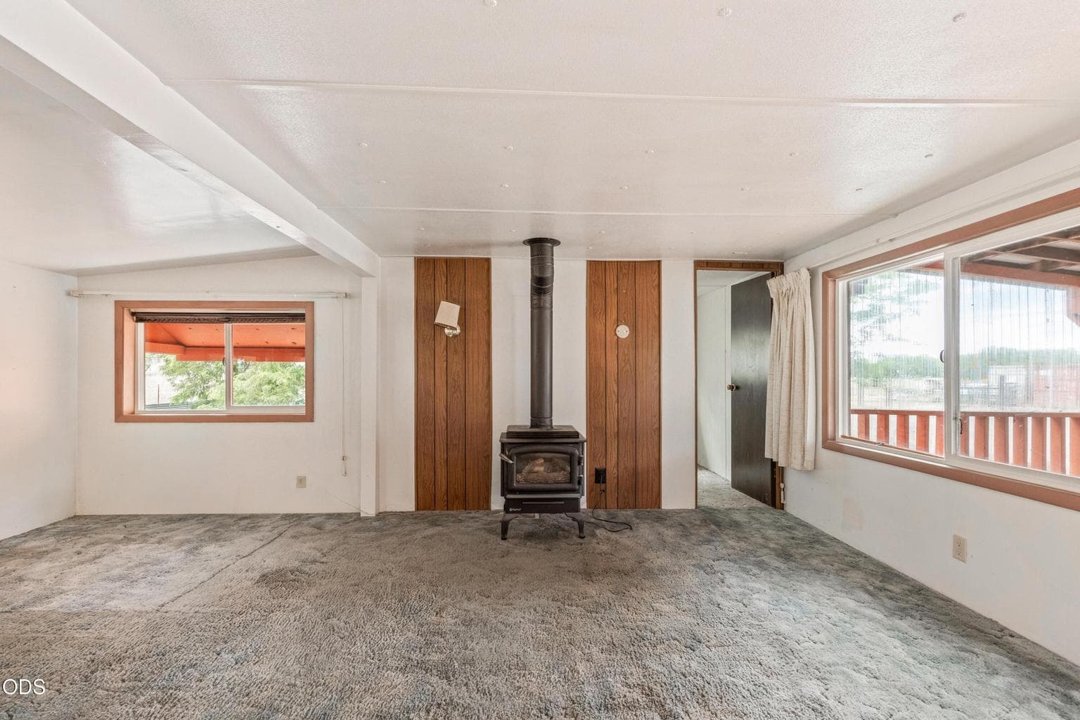 Photo of 2088 SE Rose Lane 6 of 29