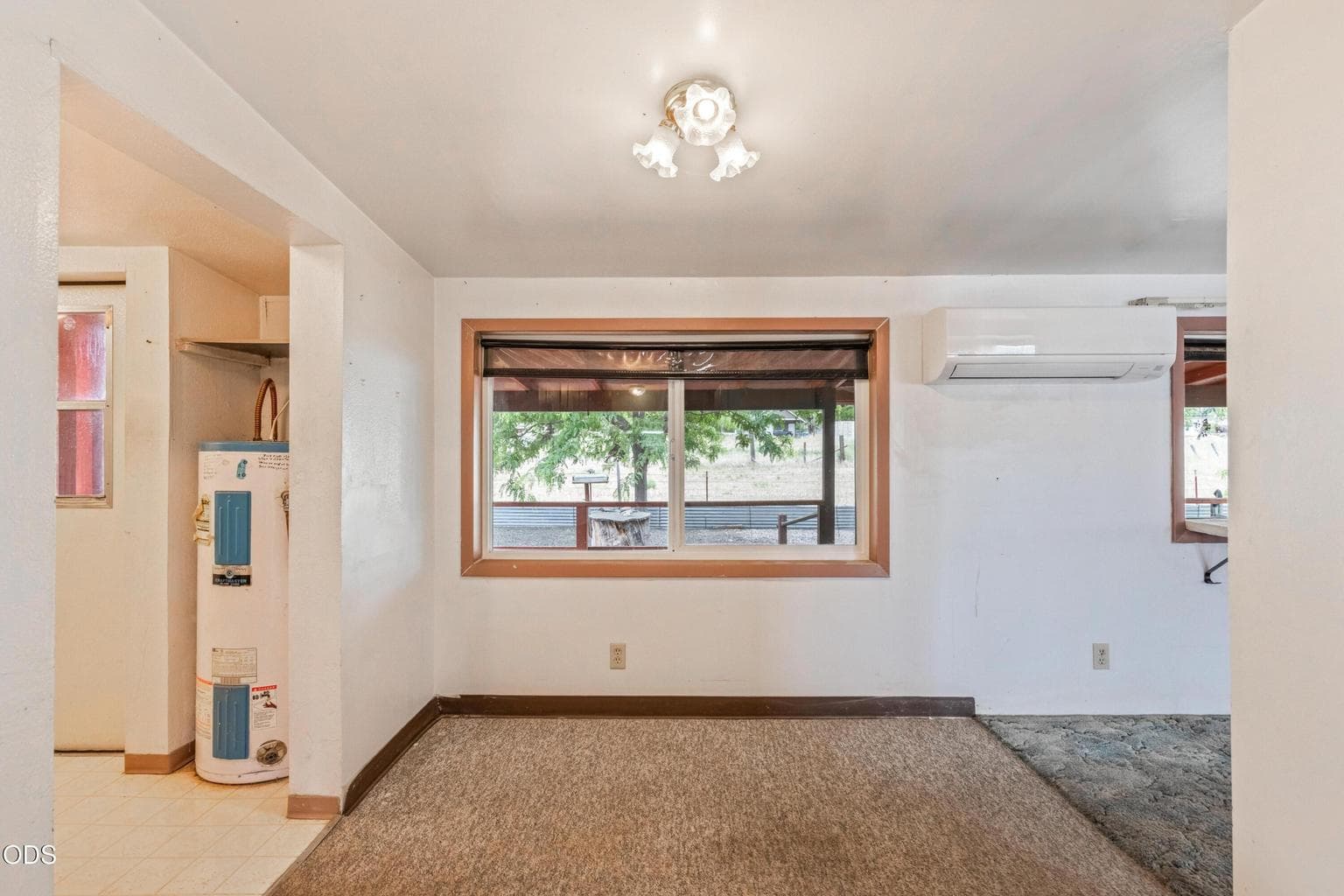 Photo of 2088 SE Rose Lane 10 of 29