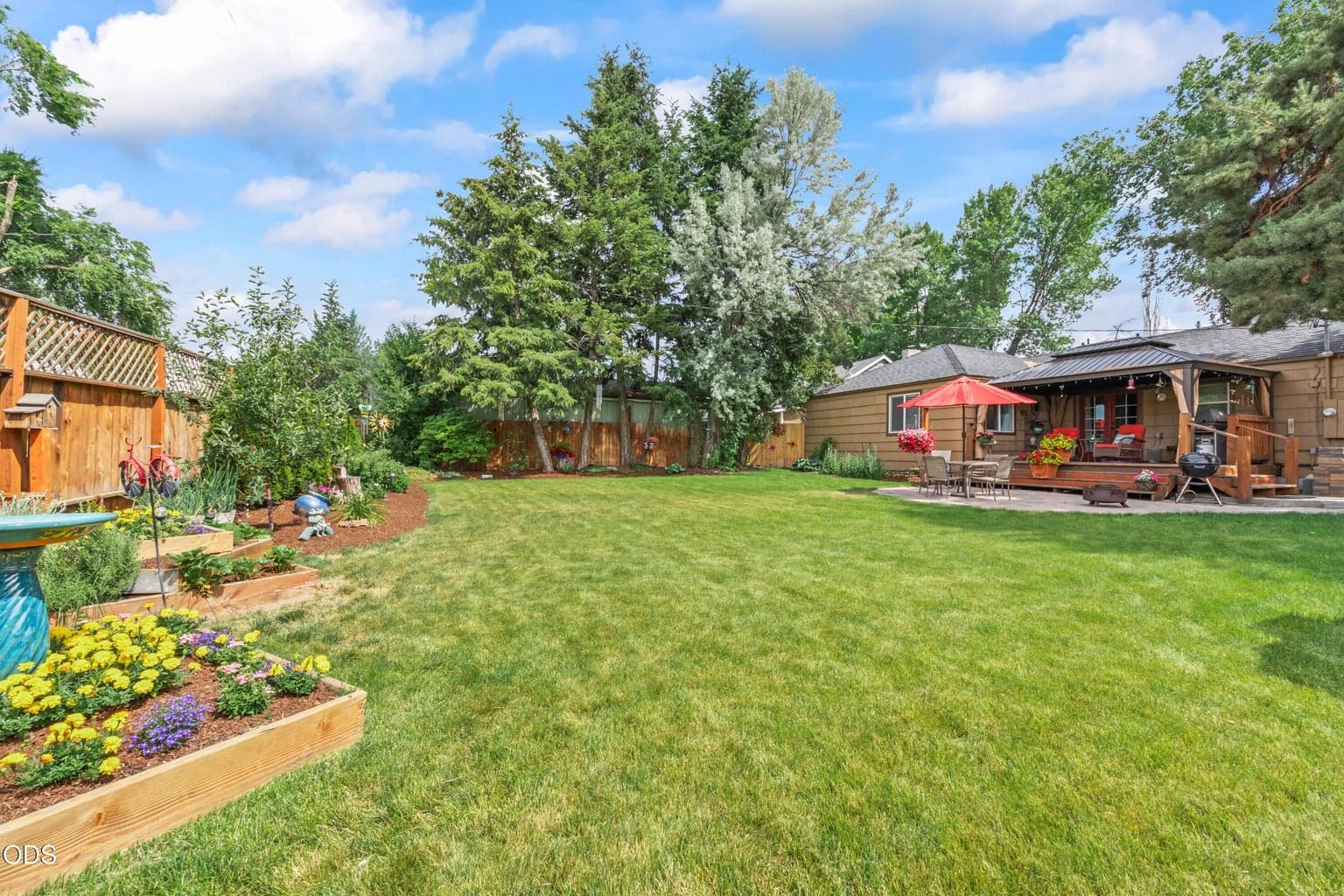 Photo of 751 NE Lookout Avenue 28 of 37