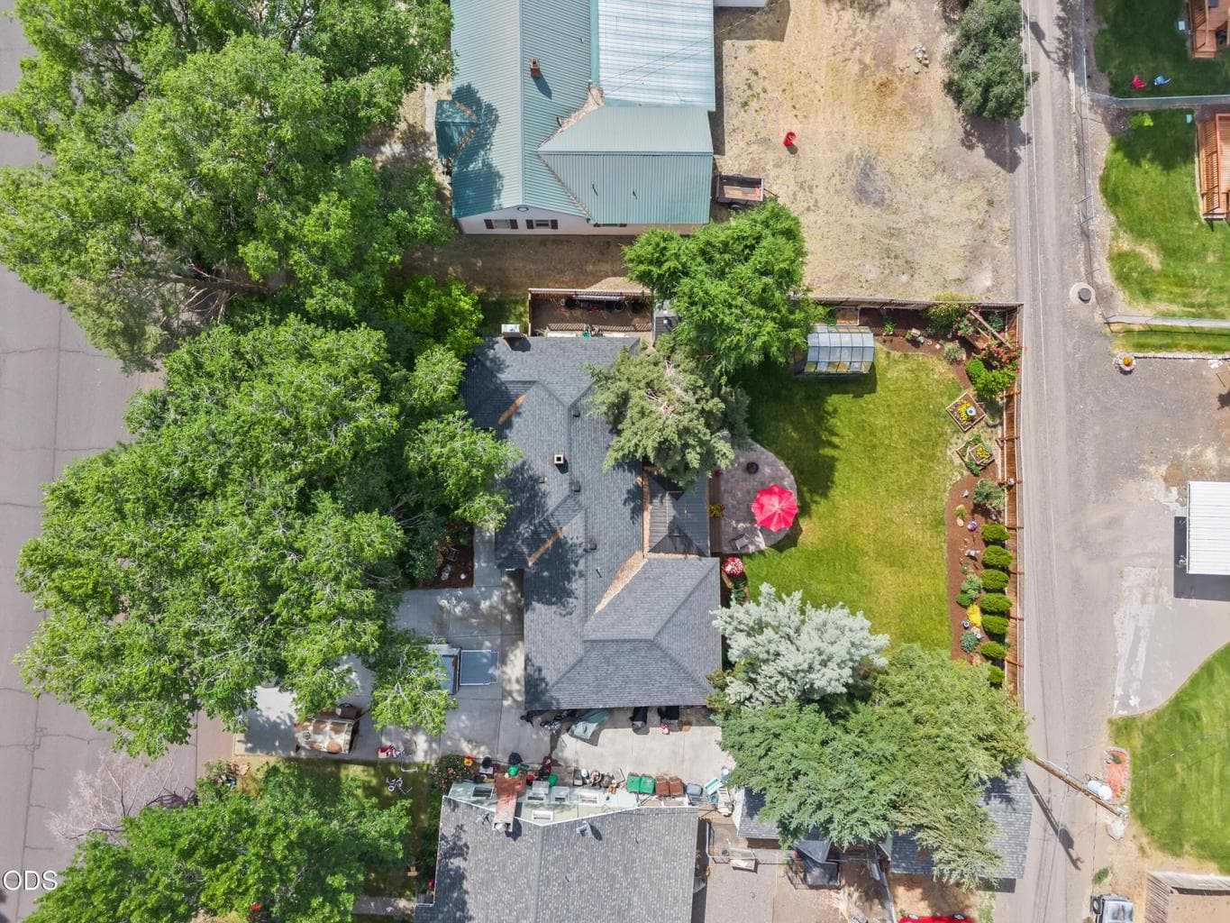 Photo of 751 NE Lookout Avenue 34 of 37