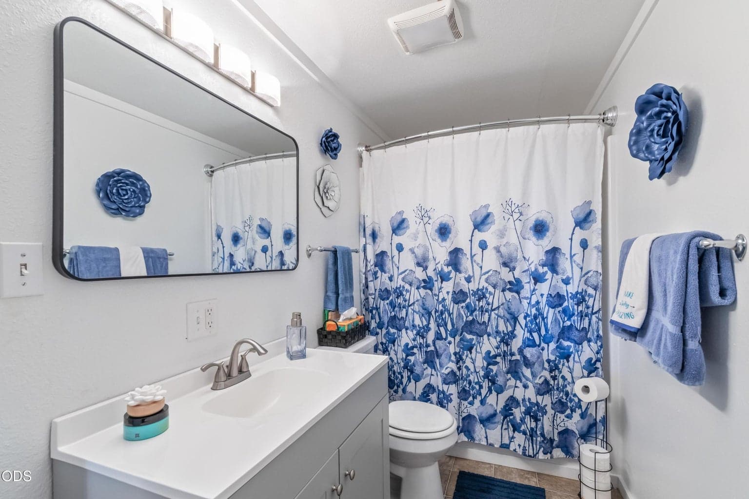 Photo of 751 NE Lookout Avenue 18 of 37