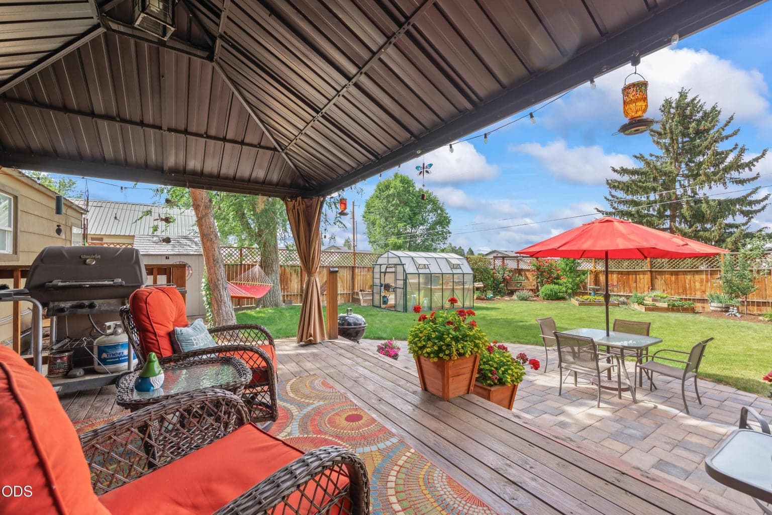 Photo of 751 NE Lookout Avenue 24 of 37