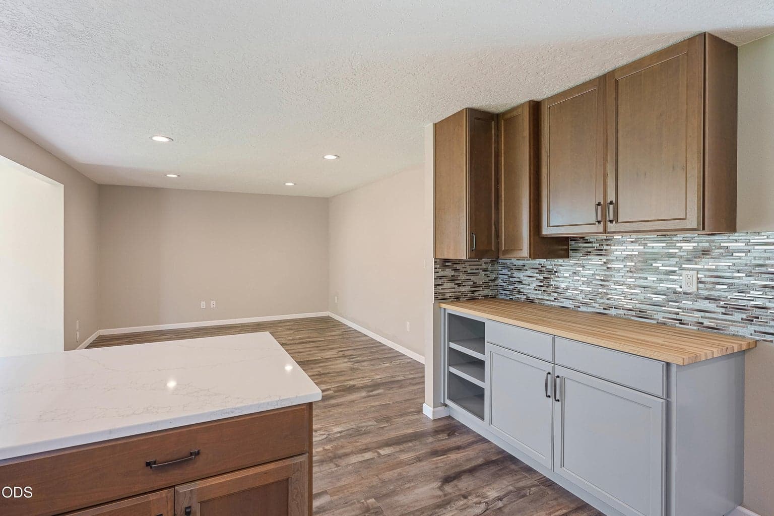 Photo of 6492 SW 51st 21 of 44