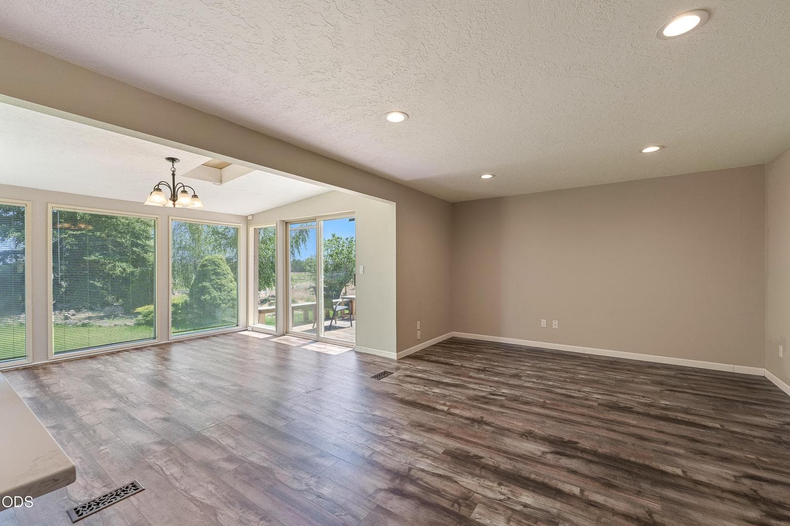 Photo of 6492 SW 51st 22 of 44