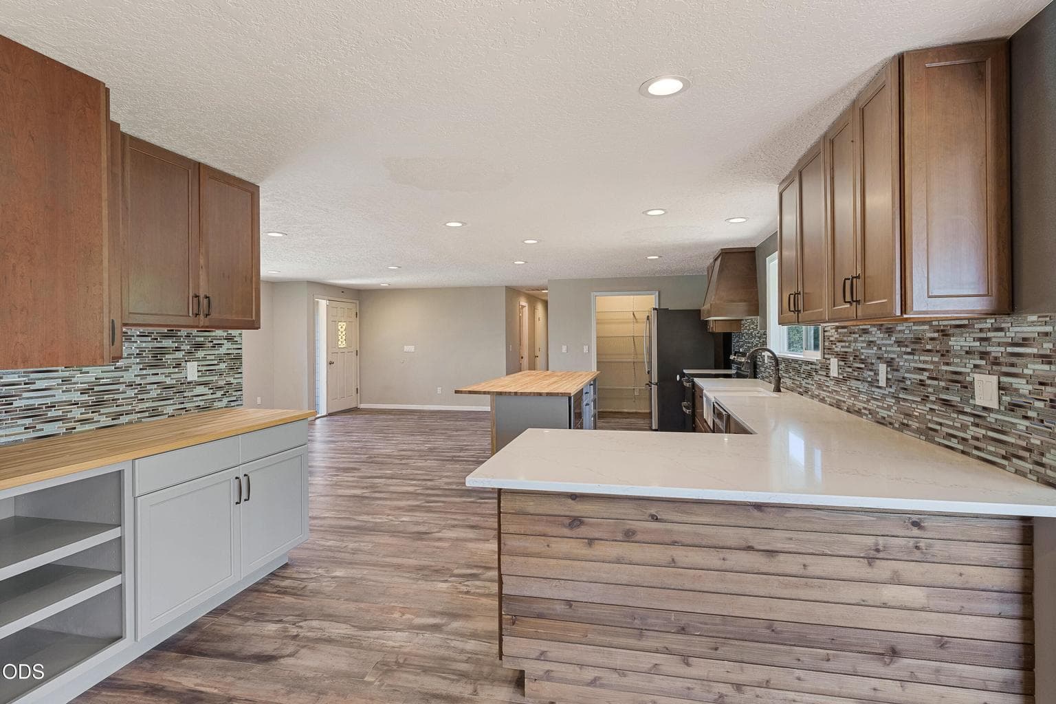 Photo of 6492 SW 51st 25 of 44
