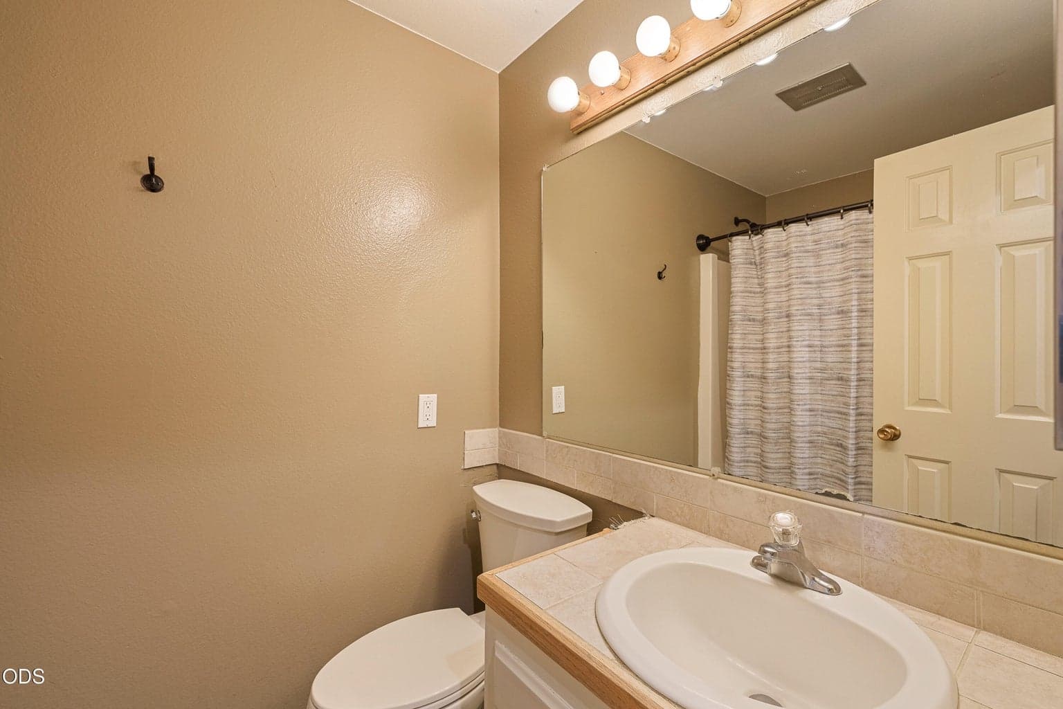 Photo of 6492 SW 51st 30 of 44