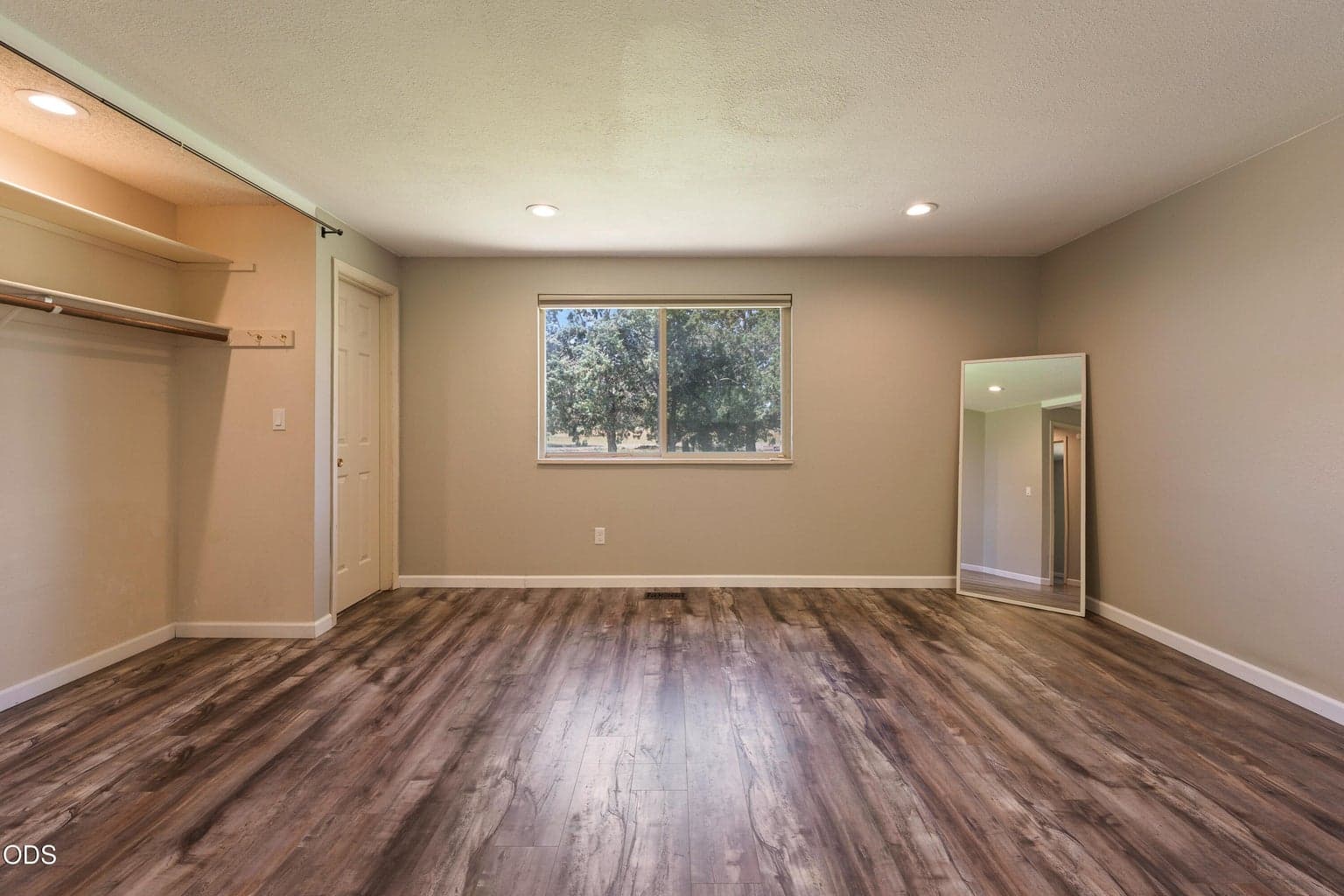 Photo of 6492 SW 51st 32 of 44