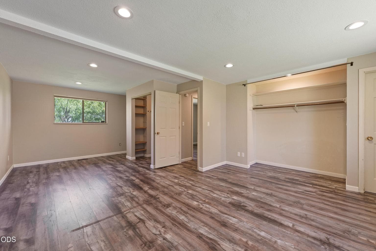 Photo of 6492 SW 51st 33 of 44