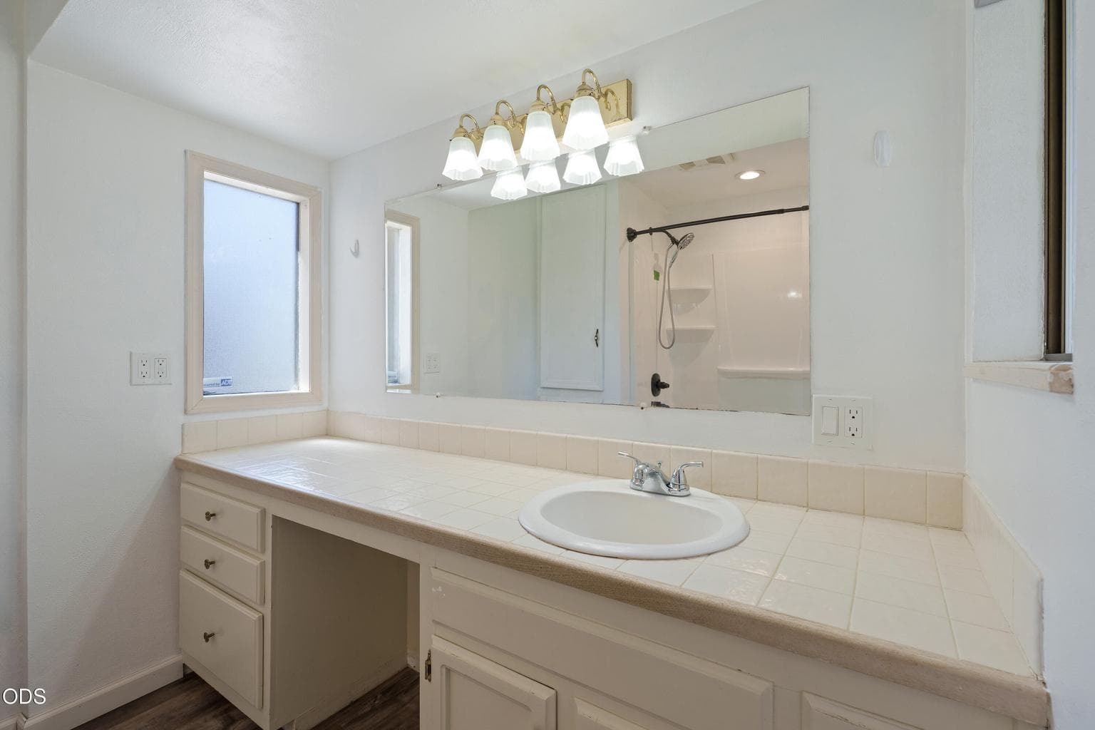 Photo of 6492 SW 51st 35 of 44