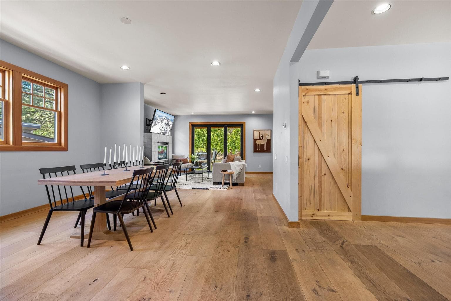 Photo of 1252 NW Ithaca Avenue 12 of 43