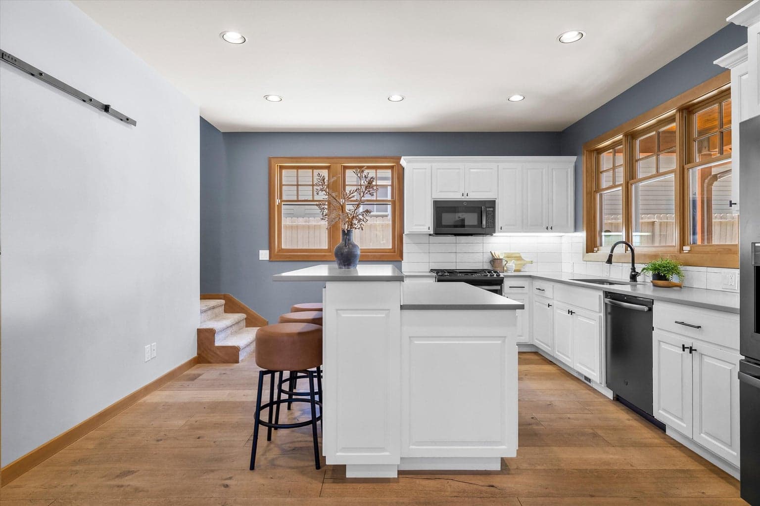 Photo of 1252 NW Ithaca Avenue 14 of 43