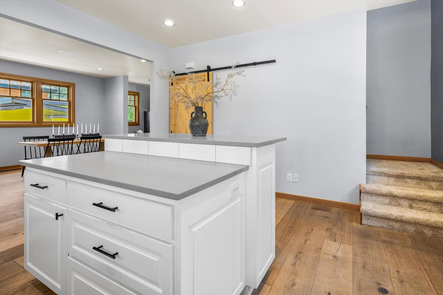 Photo of 1252 NW Ithaca Avenue 18 of 43