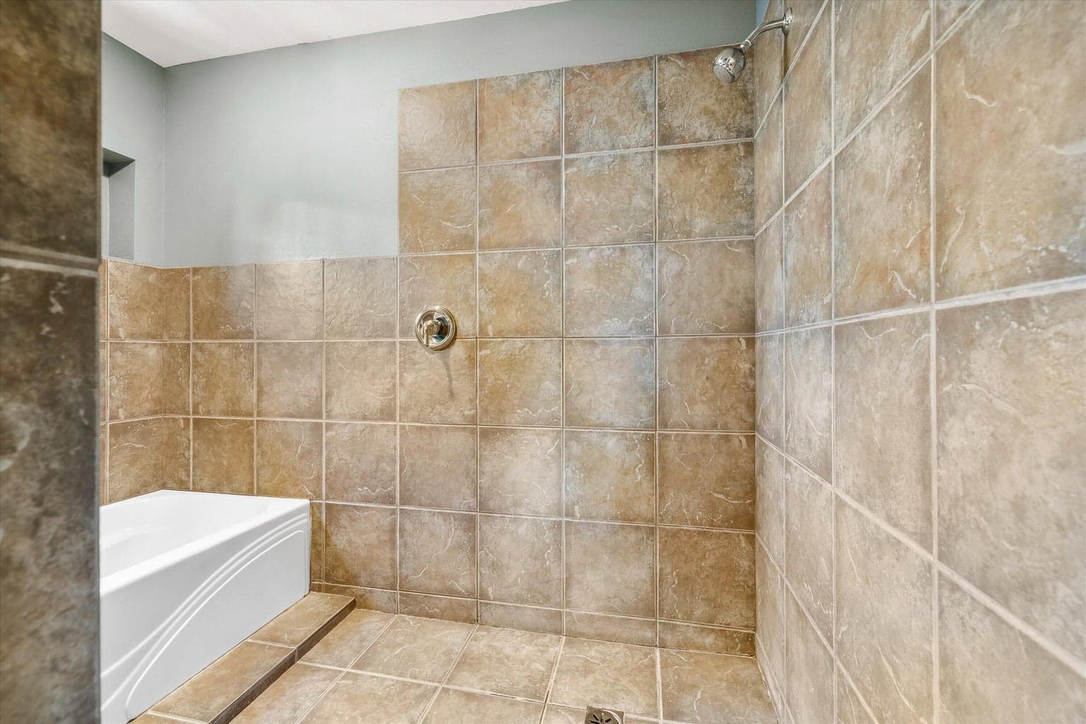 Photo of 1252 NW Ithaca Avenue 26 of 43