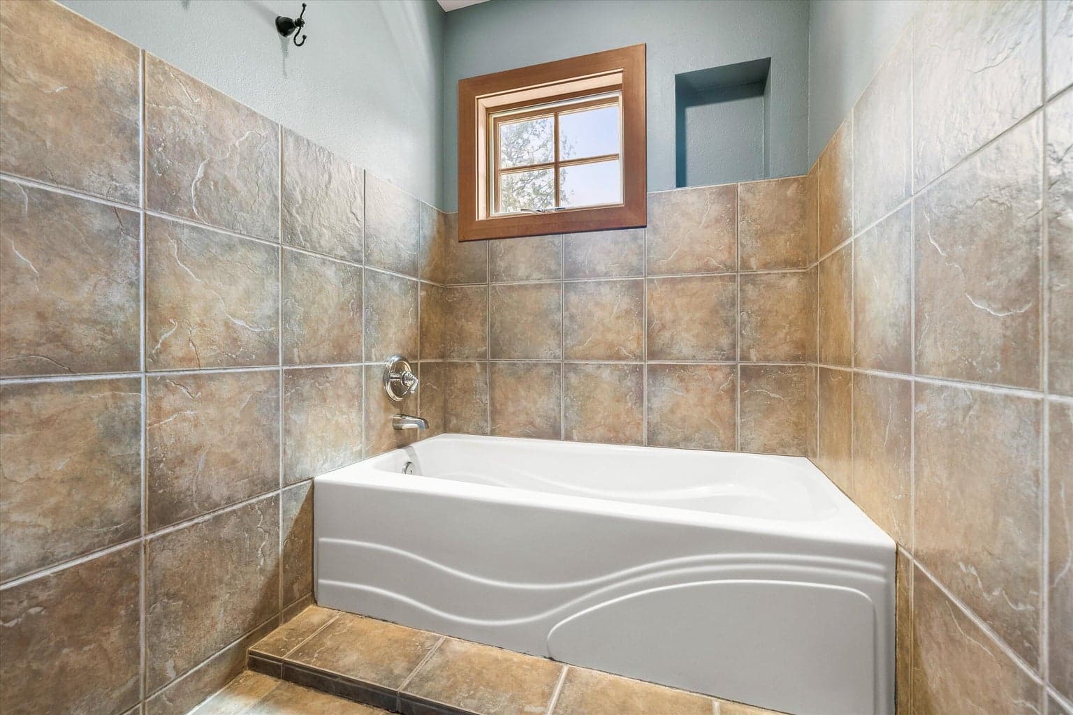 Photo of 1252 NW Ithaca Avenue 27 of 43