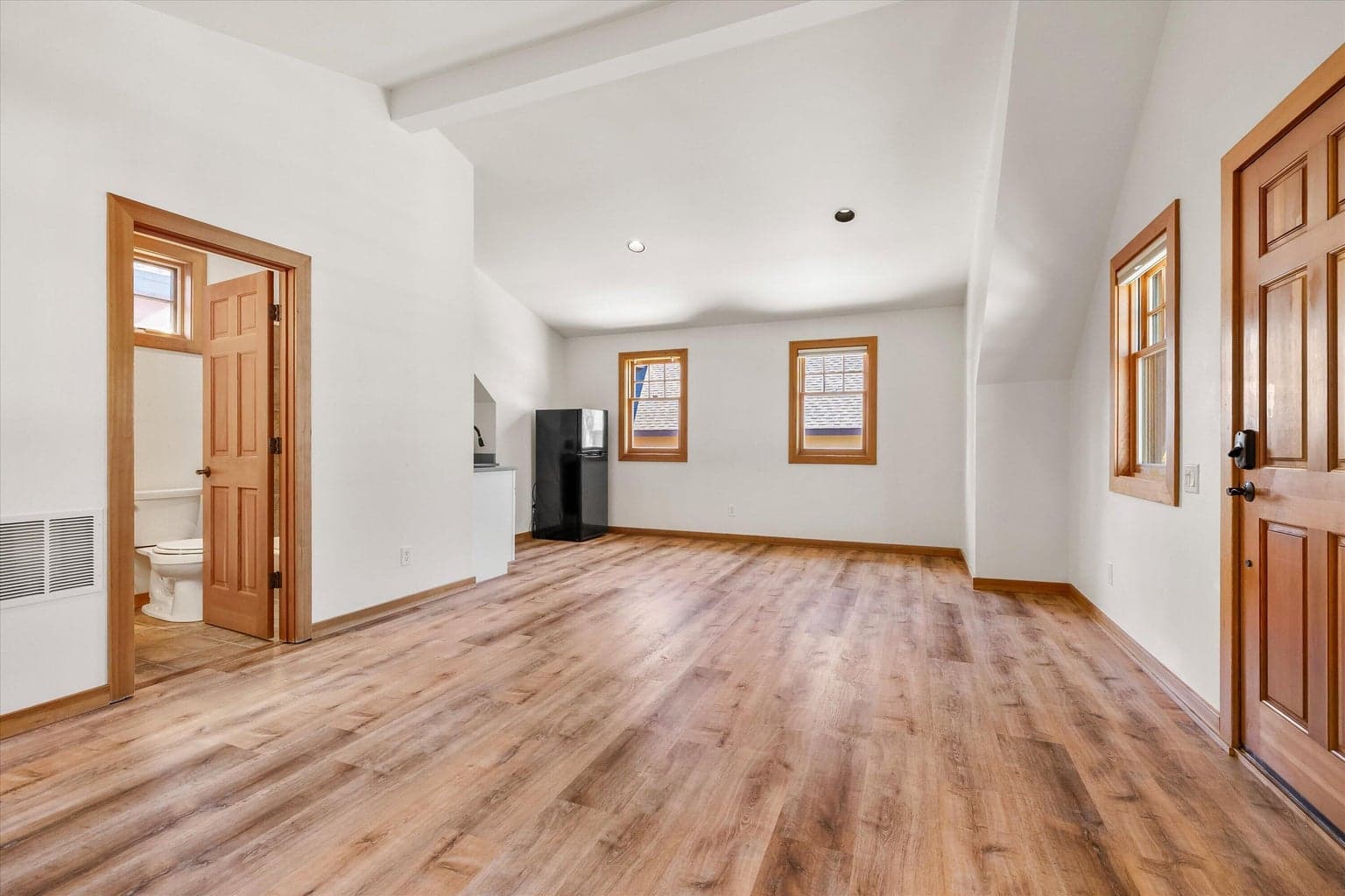 Photo of 1252 NW Ithaca Avenue 38 of 43