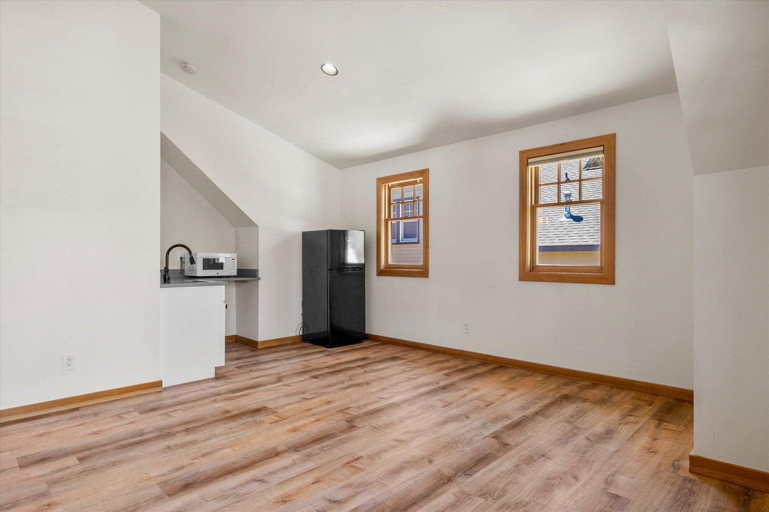 Photo of 1252 NW Ithaca Avenue 39 of 43