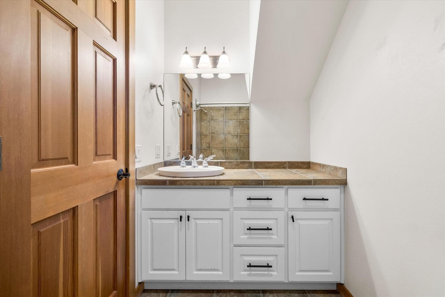 Photo of 1252 NW Ithaca Avenue 40 of 43